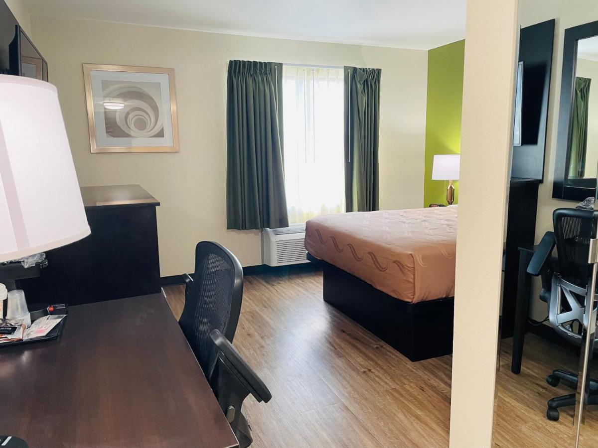 Quality Inn & Suites Lake Charles South Buitenkant foto