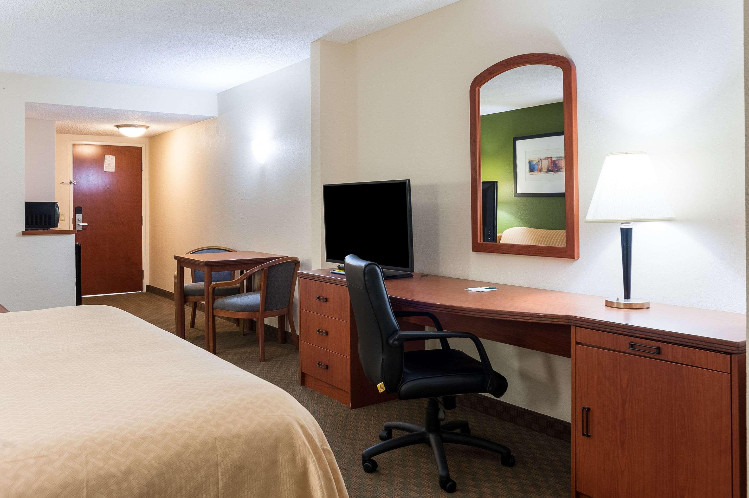 Quality Inn & Suites Lake Charles South Buitenkant foto