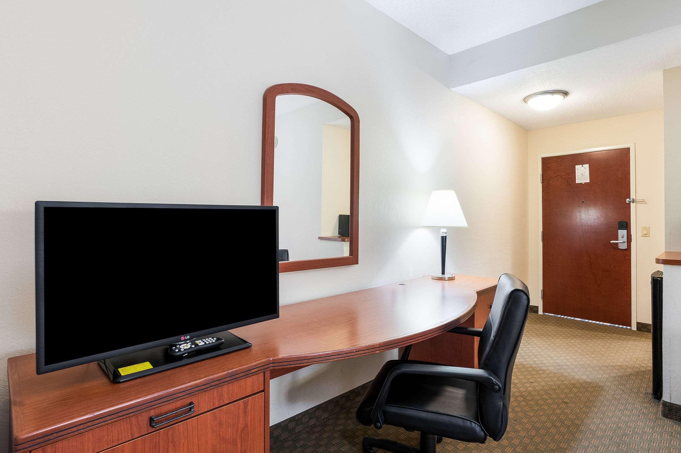 Quality Inn & Suites Lake Charles South Buitenkant foto