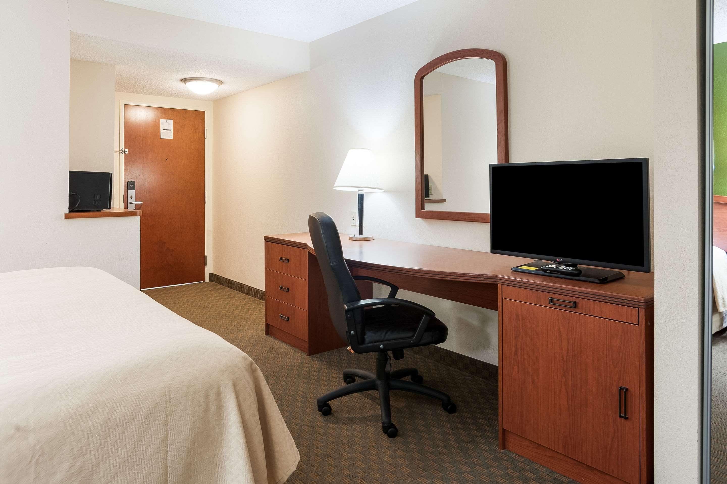Quality Inn & Suites Lake Charles South Buitenkant foto