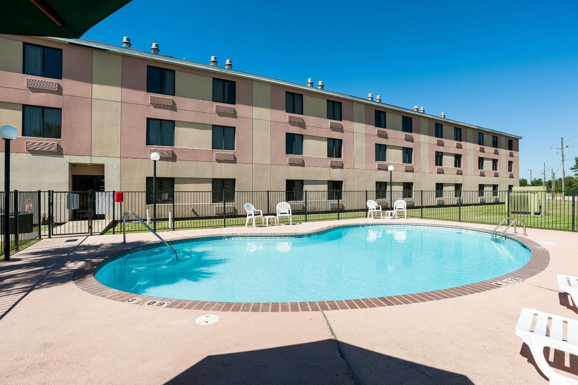 Quality Inn & Suites Lake Charles South Buitenkant foto