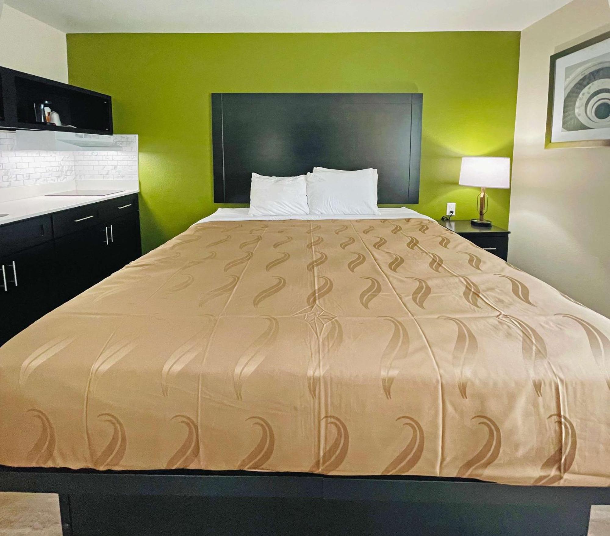 Quality Inn & Suites Lake Charles South Buitenkant foto